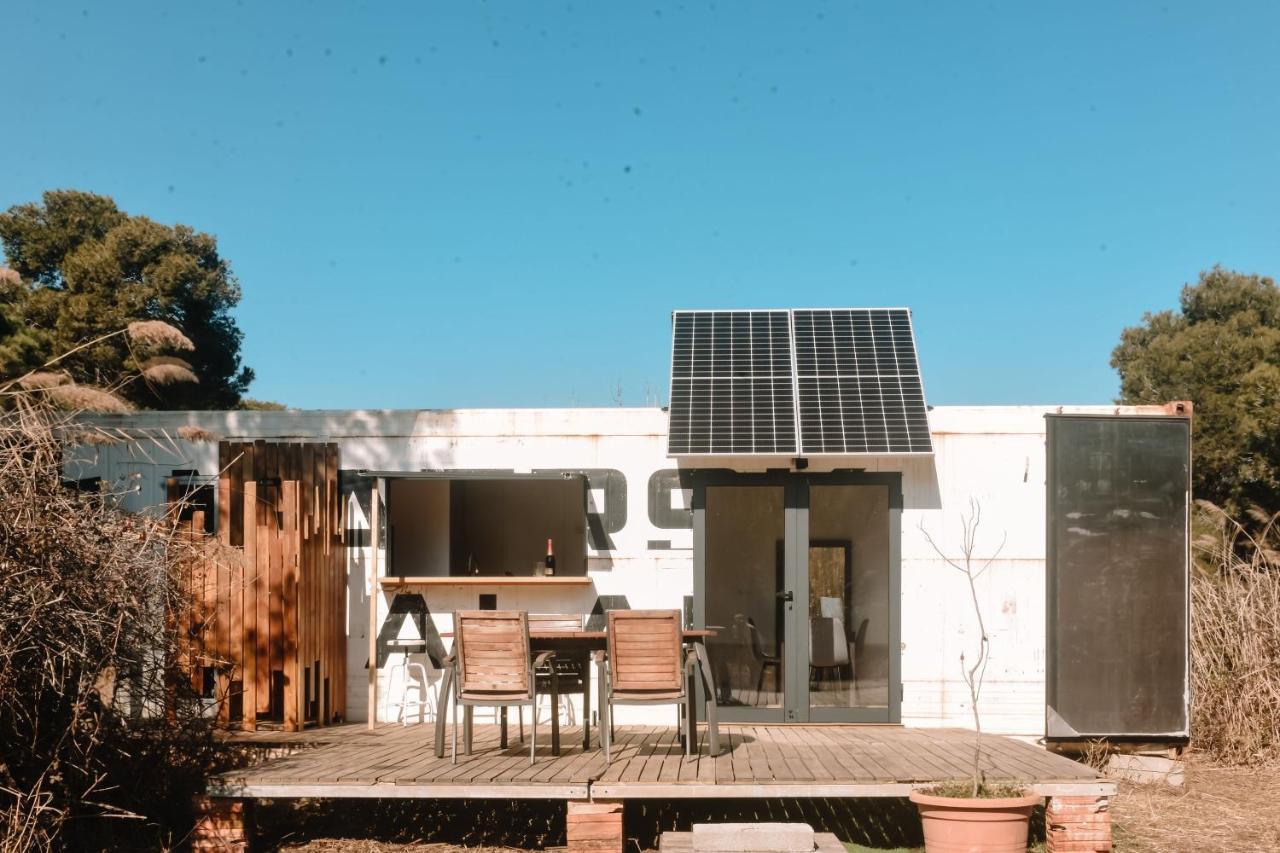 Cooltainer Retreat: Sustainable Coastal Forest Tiny House Near Barcelona Castelldefels Exterior photo